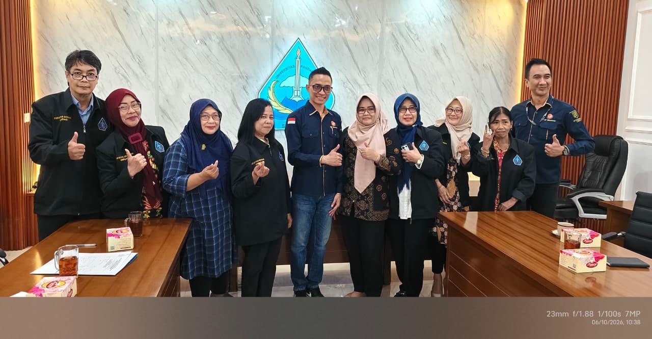 photo-bersama-jajaran-fakekonomi-unpand-dg-jajaran-pt-equityworld-future-1.jpeg