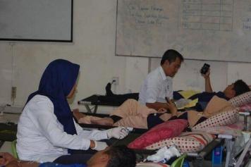 Kegiatan Donor Darah Peringati Hari Donor Nasional
